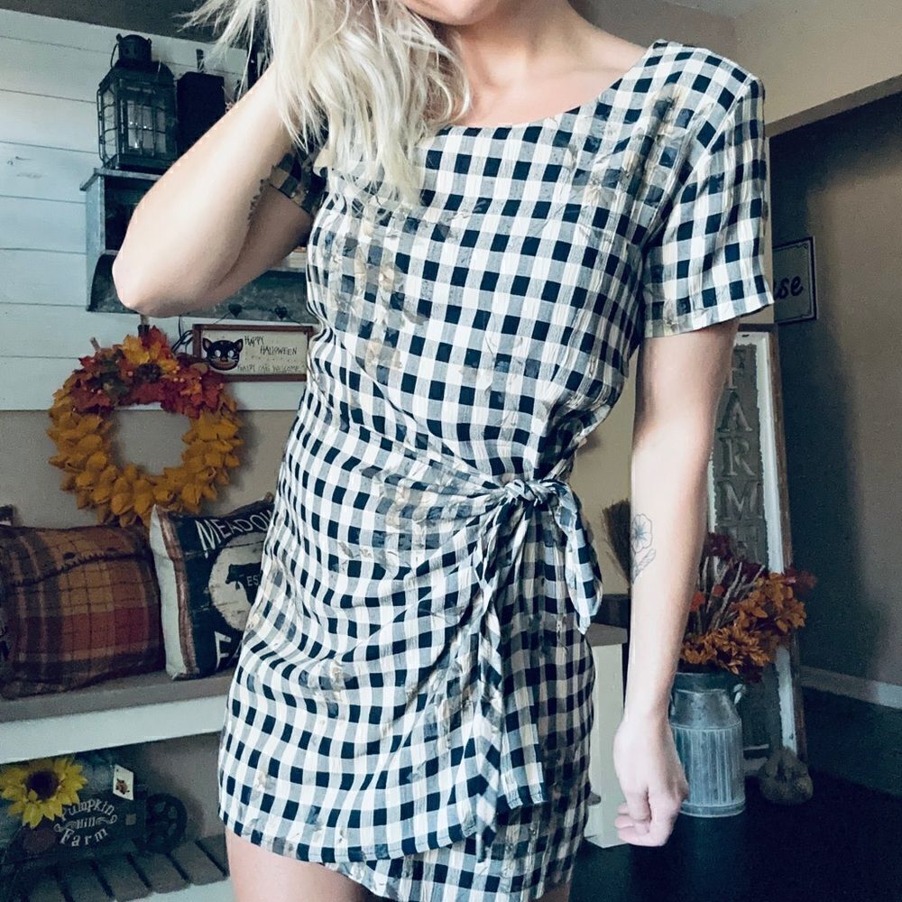 Vintage S.Roberts 1980s Shepherds check plaid floral front tie mini dress